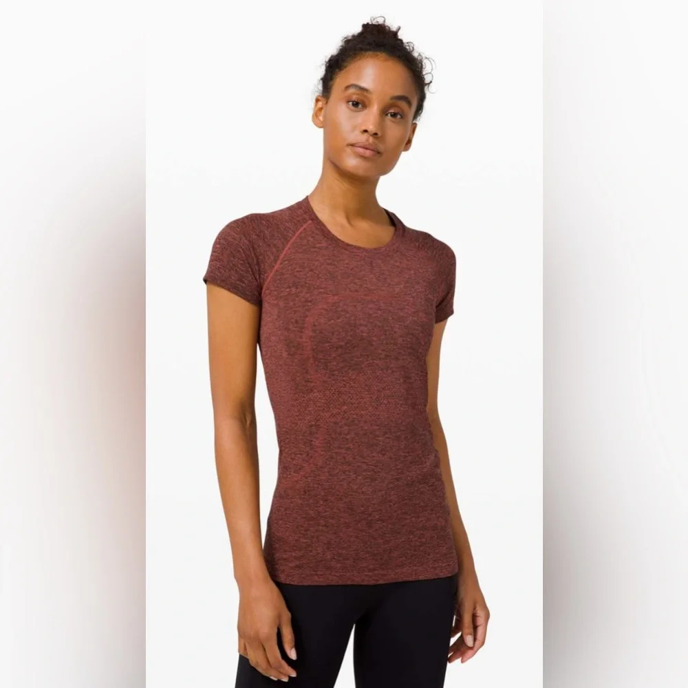 Lululemon Swiftly Tech Short Sleeve 2.0 Flare / Black Size 6
